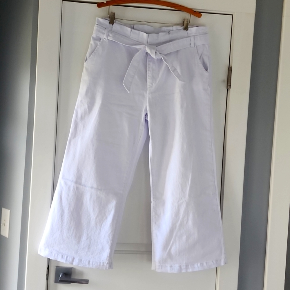 NWOT...Masseys white wide leg paper bag style jean!